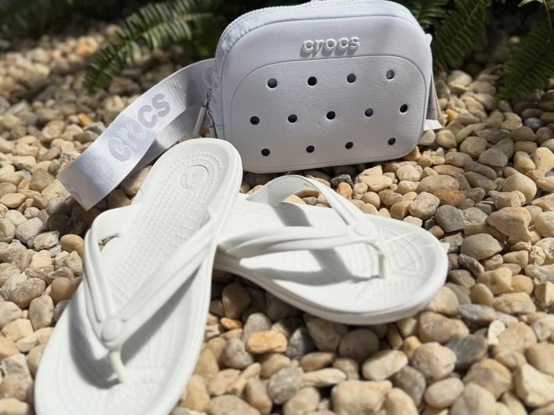 Sandálias e slides Crocs